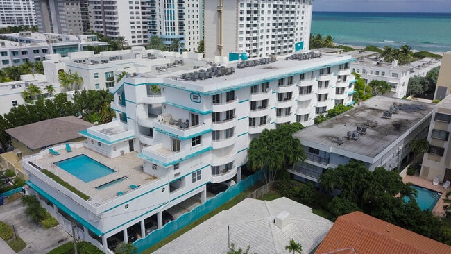 Foto del edificio - 9156 Collins Ave