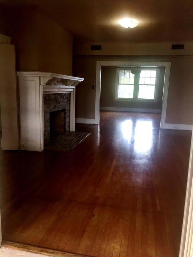 1228 W Okmulgee Ave Unit 3W, Muskogee, OK 74401 Apartment for Rent in Muskogee, OK