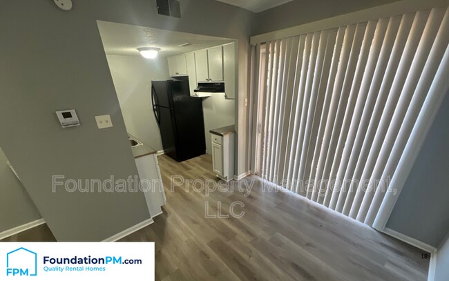 Foto del edificio - 5224 Flowering Peach Dr