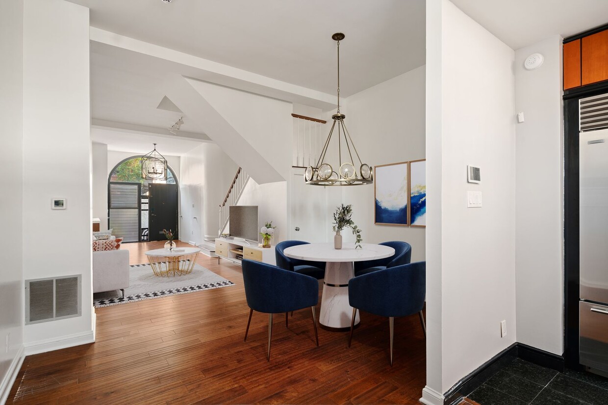 Incredible Rittenhouse Home - Incredible Rittenhouse Home