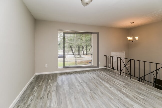 Photo - 1490 Sunset Way House