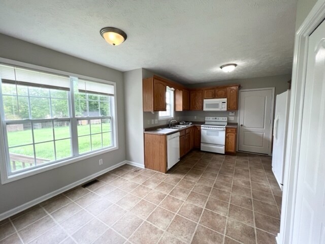 Building Photo - 3708 Bluefield Ct