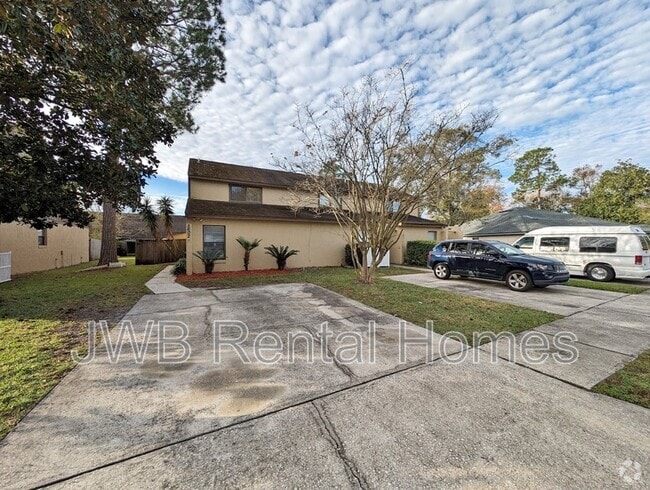 Building Photo - 5602 Pinebay Cir S