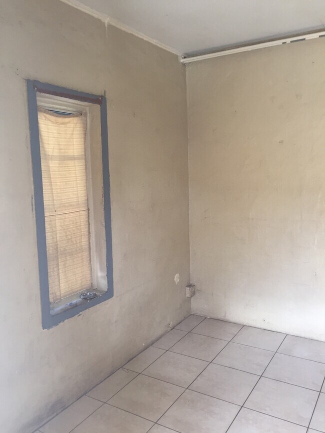 Building Photo - Nice one bedroom apartment