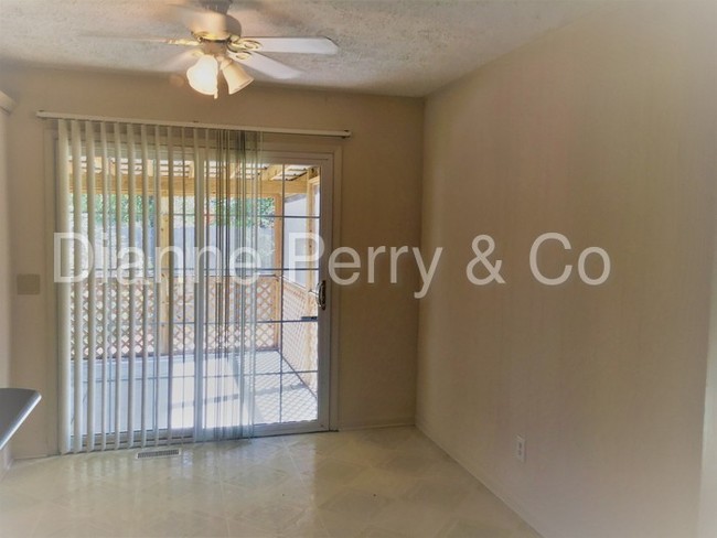 Building Photo - 622 Holbrook Ave