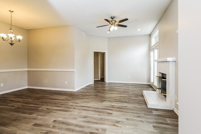 Foto del edificio - 13839 Poppleton Ct