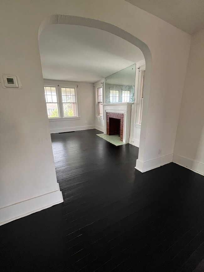 Building Photo - Three Bedroom House w Detached Garage