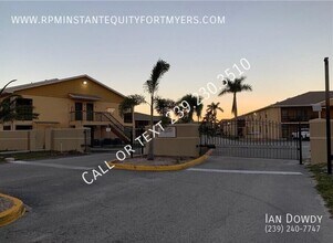 Building Photo - 5323 Summerlin Rd