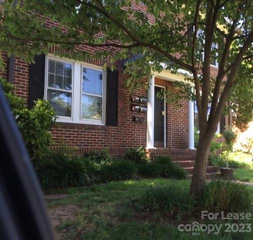 Primary Photo - 208 S Laurel Ave