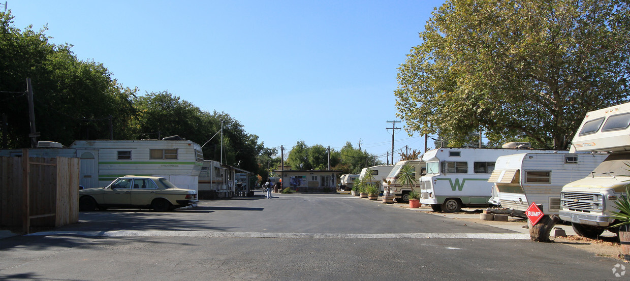 Primary Photo - Acorn Mobile Village