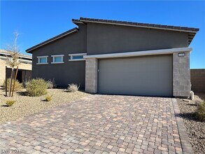 Building Photo - 12488 Primrose Grove Ln