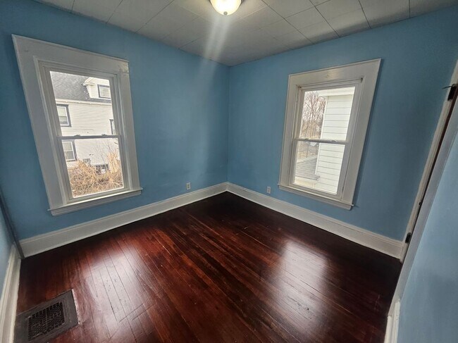 Foto del edificio - 1330 Midland Ave