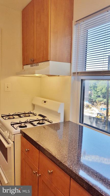 Foto del edificio - 8809 Plymouth St