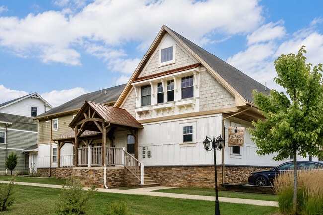 Building Photo - Peach Alley Commons