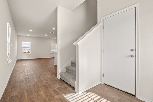 Building Photo - ALL APPLIANCES INCLUDED!!!  BRAND NEW, NEV...
