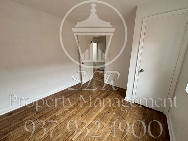 Building Photo - 212 E Bruce Ave