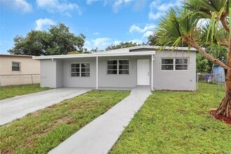 Building Photo - 272 NW 30th Terrace