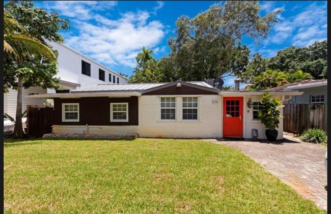 Building Photo - 846 SW 11th St
