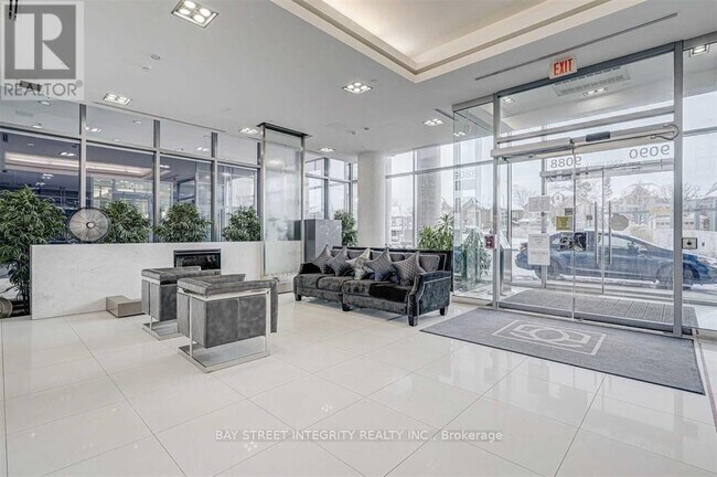 Building Photo - 9088 Yonge St