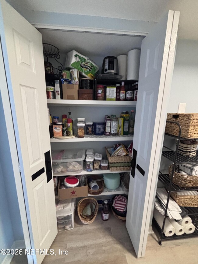 Building Photo - 138 Cranes Lake Dr