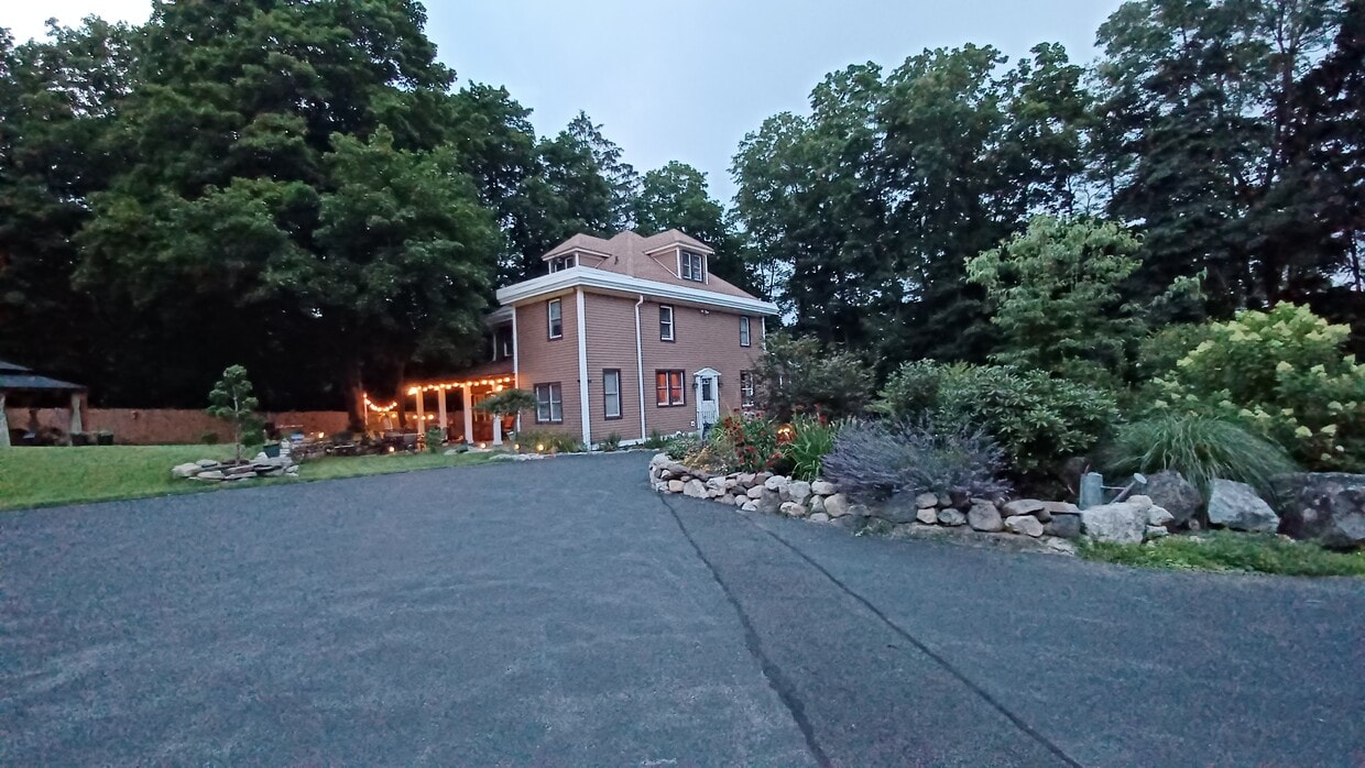 65 Furnace Dock Rd Unit SECOND FLOOR, Croton Hdsn, NY 10520