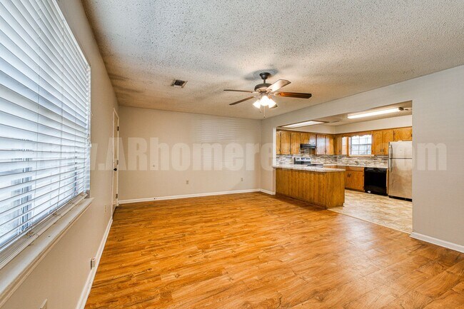 Foto del edificio - 114 S Mitchell St