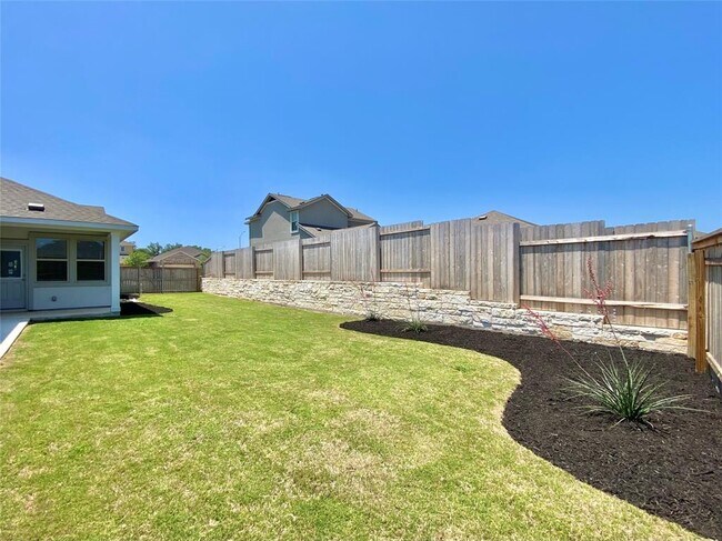 Foto del edificio - 1509 Longhorn Ranch Dr