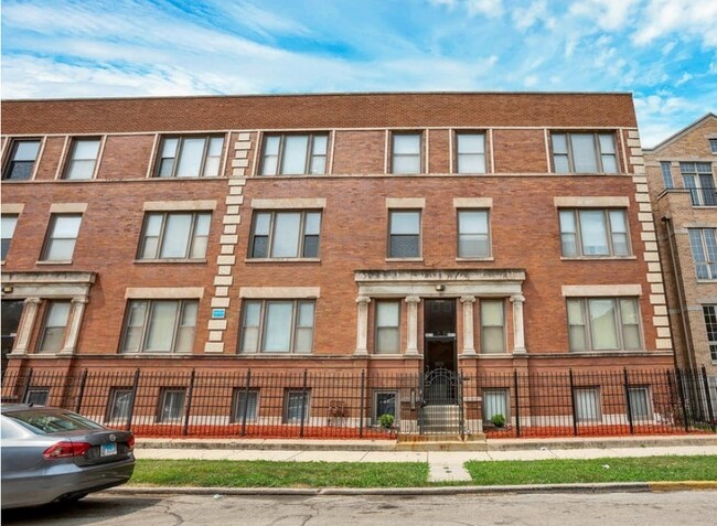 Building Photo - 4434 S Calumet Ave
