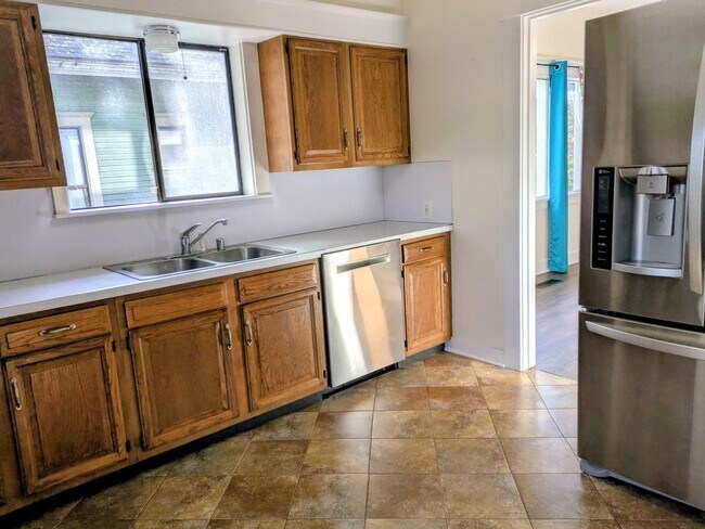 Foto del edificio - 3709 Hoyt Ave