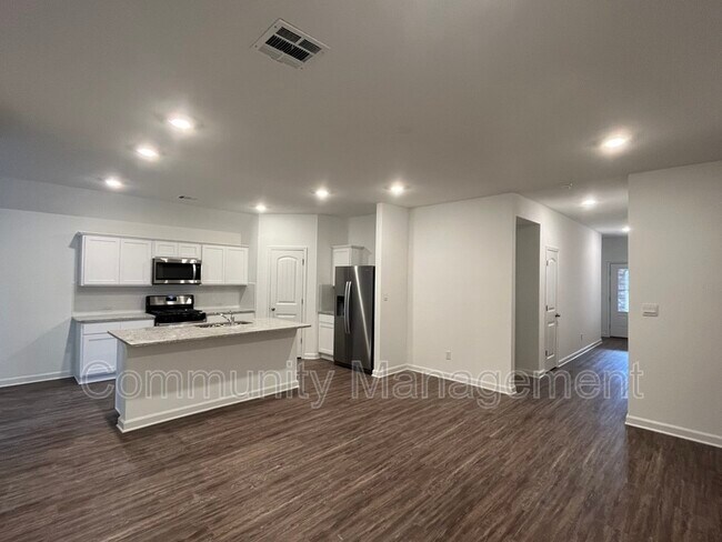 Building Photo - 7837 Joe Lynn Trails