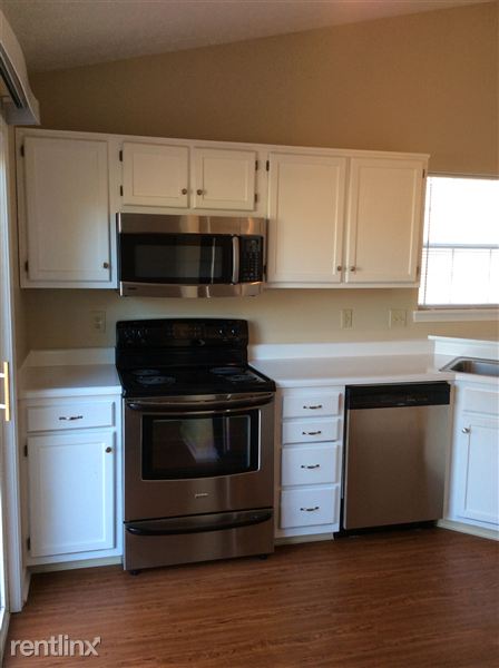 Building Photo - 2719 Granada Cir W