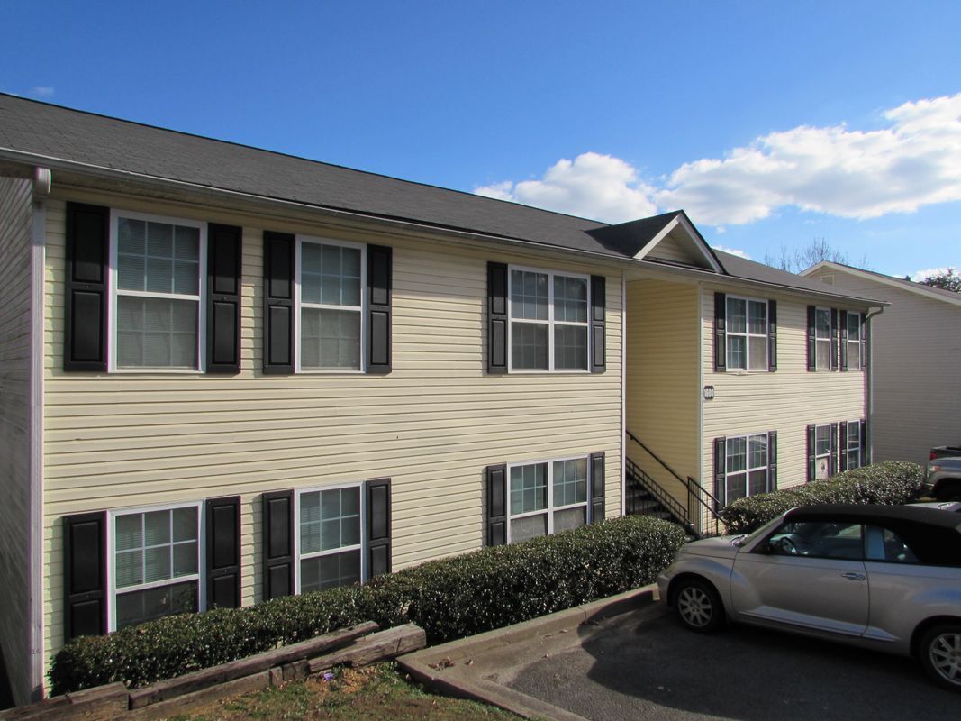 Primary Photo - 1600 Stonehaven Cir