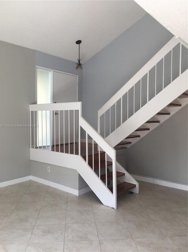 Foto del edificio - 9995 NW 9th St Cir