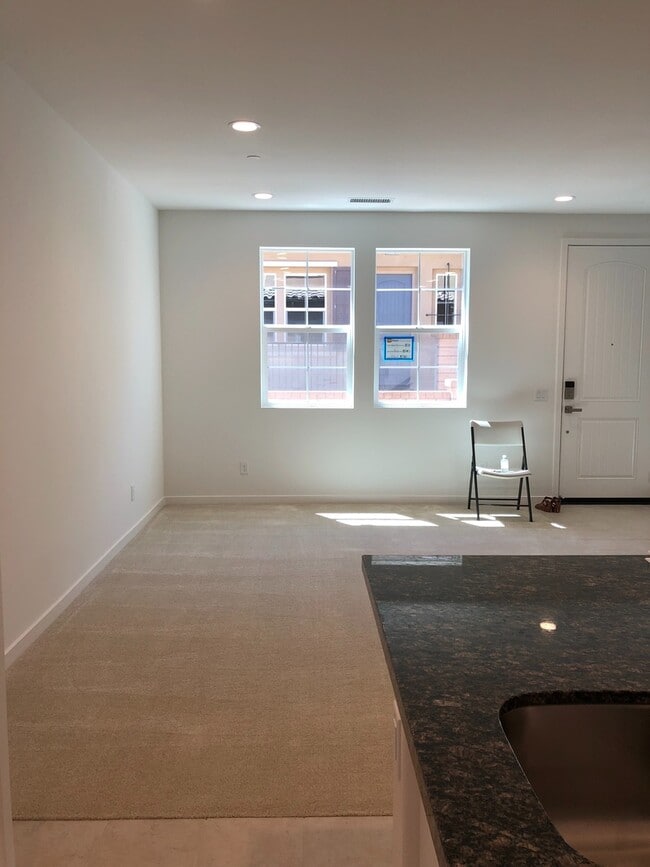 Building Photo - West Creek - 3 bedroom, 2.5 bath Townhome!