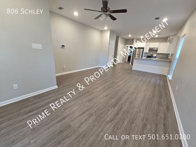 Building Photo - 806 Schley-