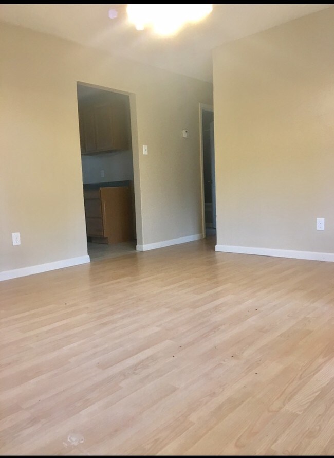 Foto del edificio - 212 Hickory St