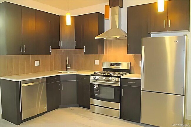 Foto del edificio - 28-06 35th Ave