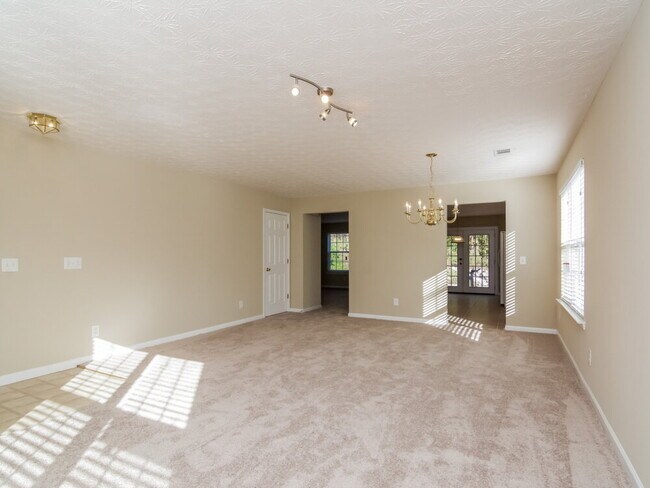 Foto del edificio - 341 Meadows Ln