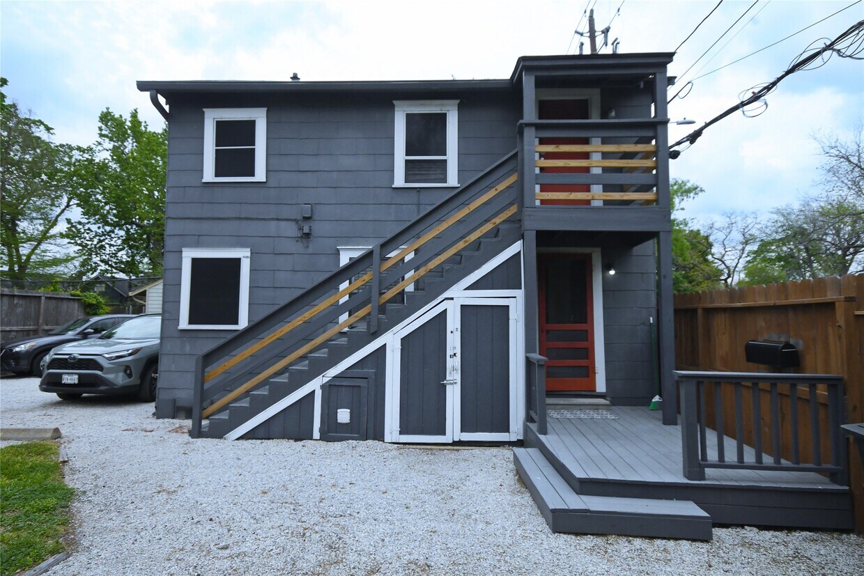Primary Photo - 1209 Studewood St