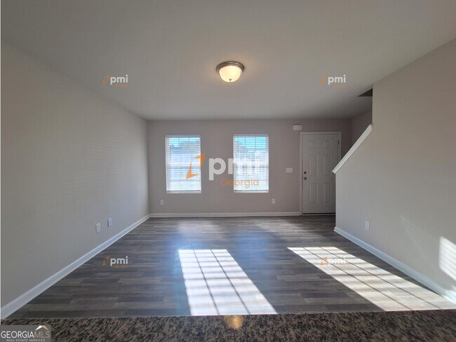 Foto del edificio - 731 Cole Dr