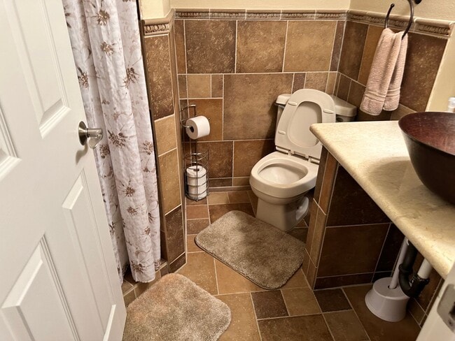 Building Photo - 802 Colony Ct