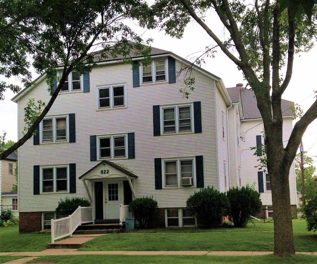 Whitney Manor - 822 Pine St