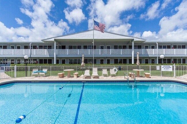 Foto del edificio - 600 Layne Blvd