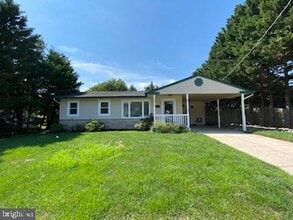 Building Photo - 12 Crestview Dr