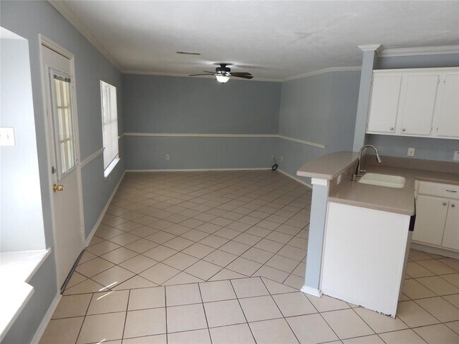 Building Photo - 20123 Beechview Ln
