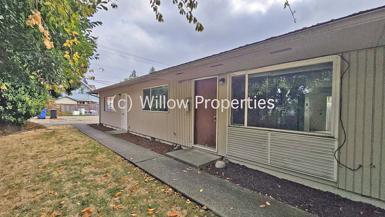 Primary Photo - Cozy two bedroom duplex