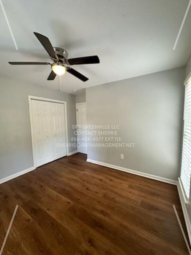 Building Photo - 3 bedroom 2 bath home w/ LARGE backyard!!!