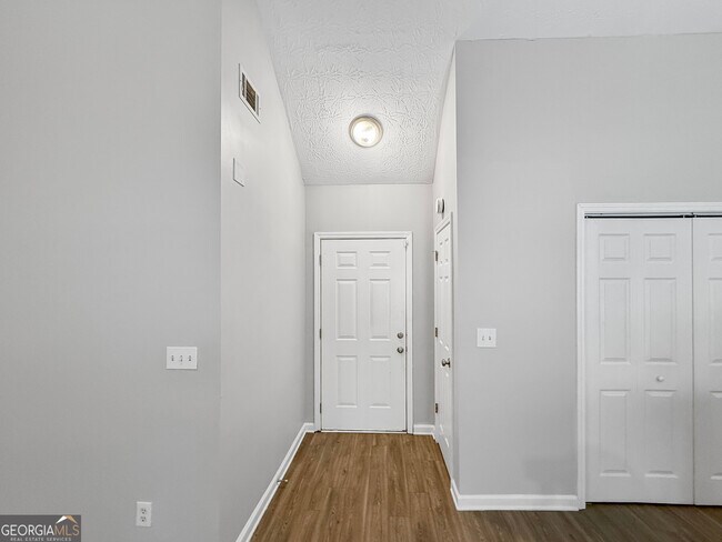 Building Photo - 9108 S Sterling Lakes Dr