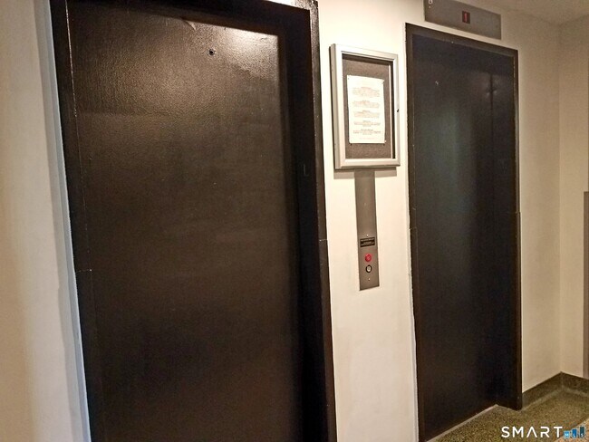 Foto del edificio - 444 Bedford St