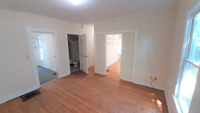 Building Photo - 410 S Aurora St